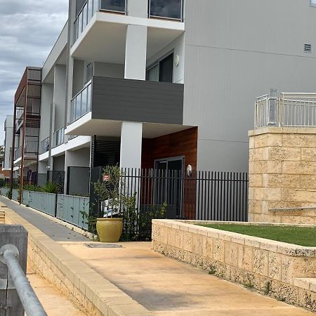 Mariner'S Cove ~ Luxe Waterfront Apartment Mindarie Eksteriør billede